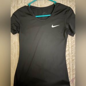 black nike slim fit tshirt